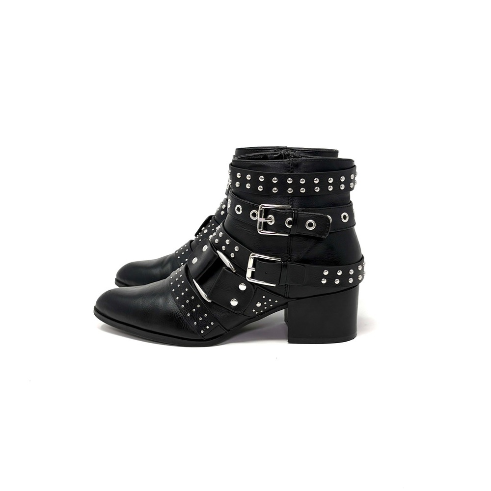 Black Silver Studded pointed toe ankle Booties by Fergalicious size 8M